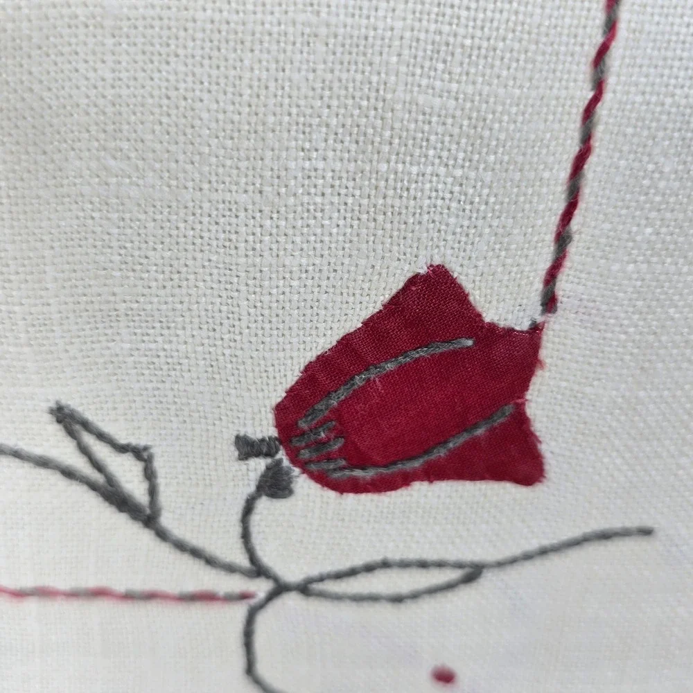 Vintage Hand Embroidered Linen Tablecloth and 4 Napkins Set‎ Cream Red Floral